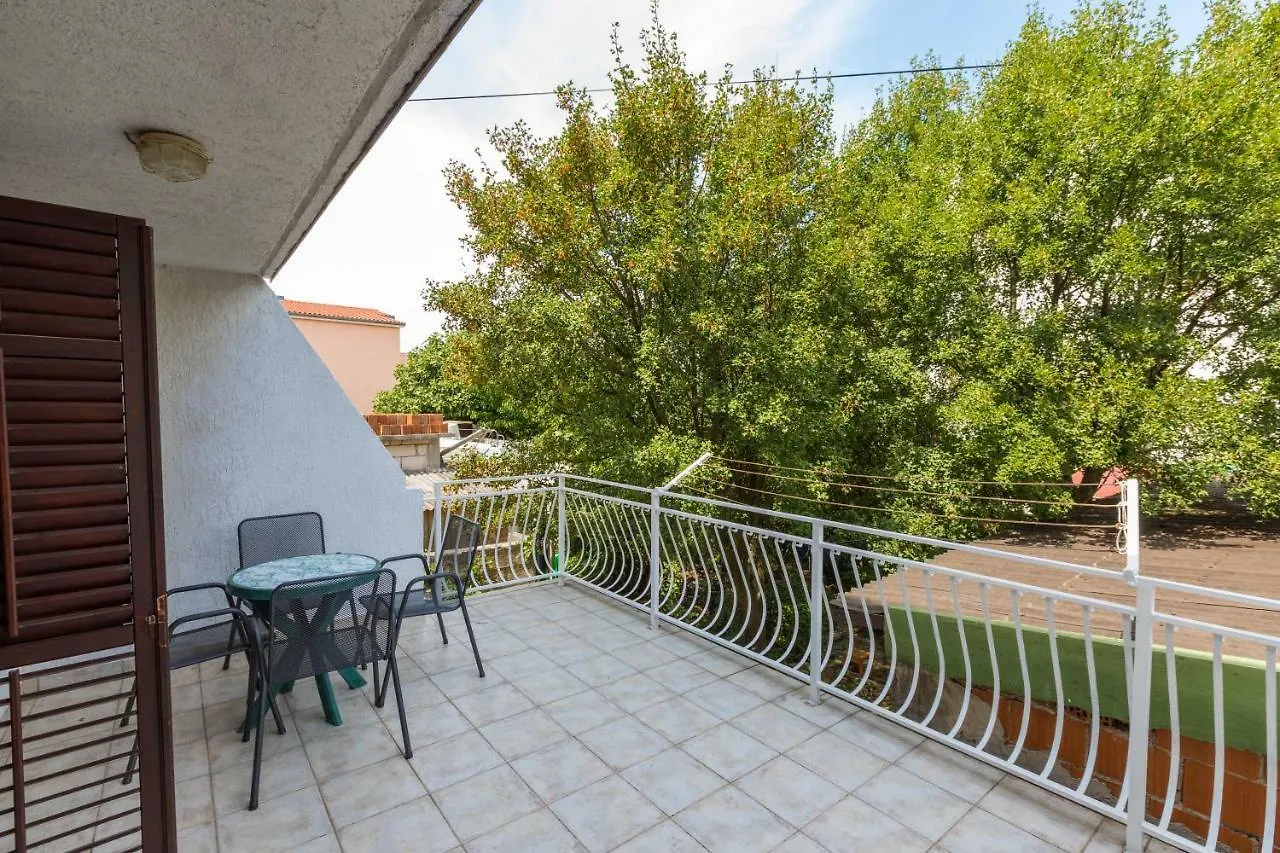 Apartment Dom Jadranovo 0*,